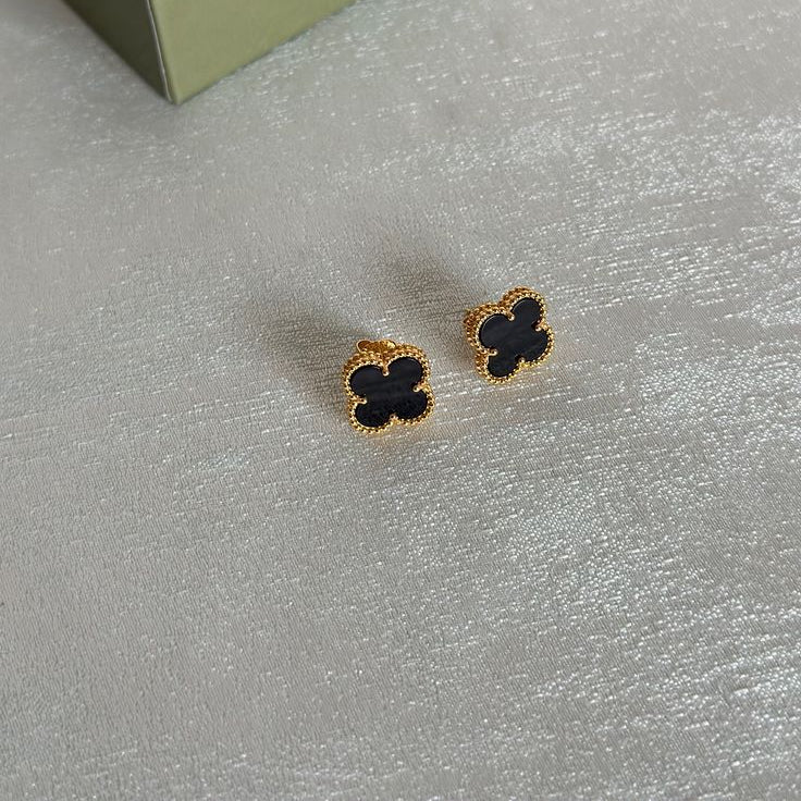 CLOVER | BLACK EARRINGS