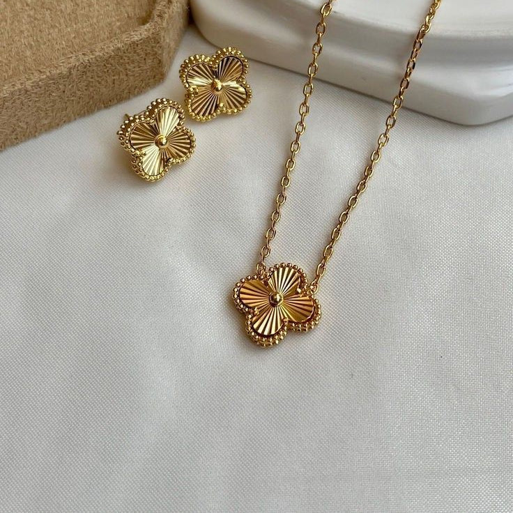 CLOVER | GOLD NECKLACE